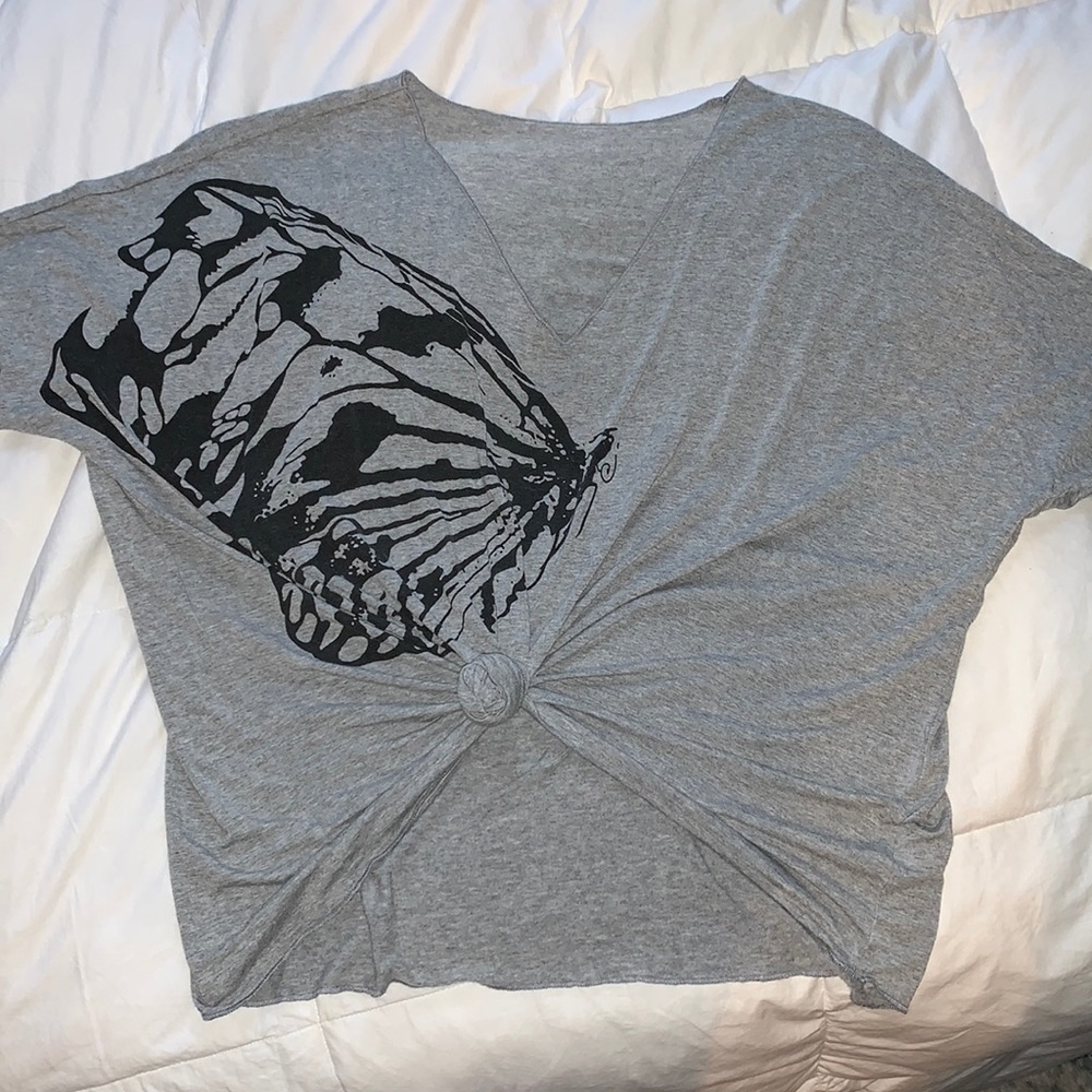 Oversized / off the shoulder cute tee 🥰